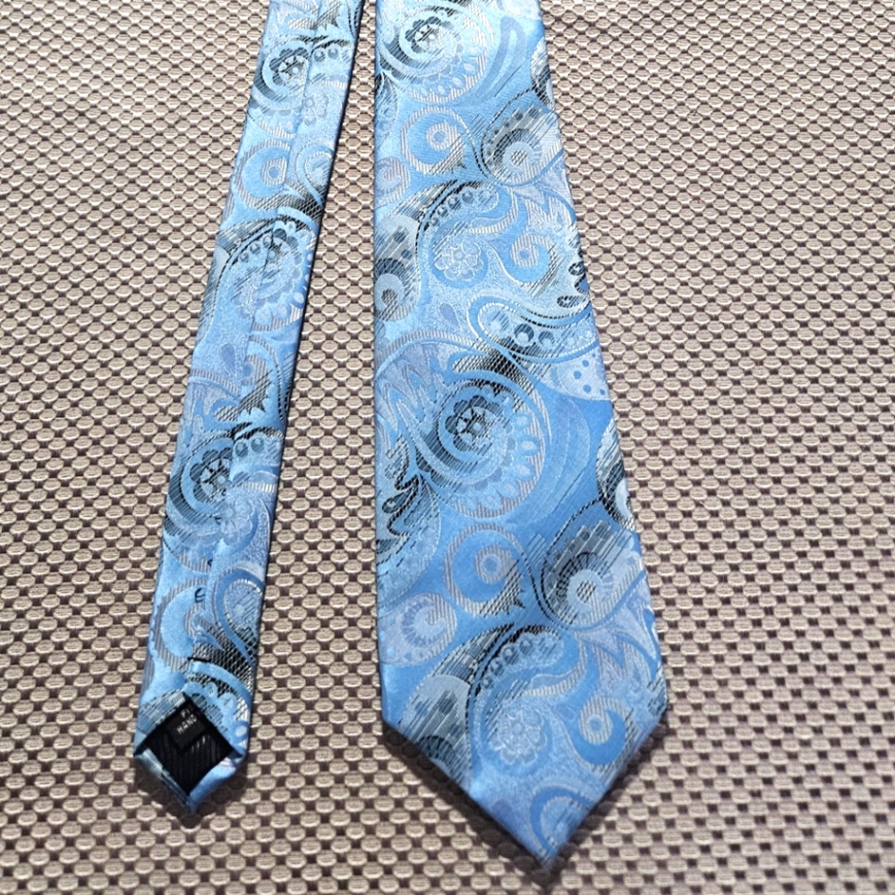 Mens statement silk tie